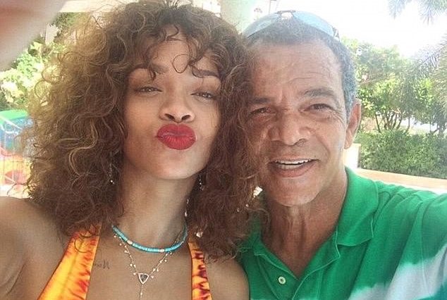 27015746-8206119-_I_feared_the_worse_Rionald_and_Rihanna_in_happier_times-a-13_1586462457045