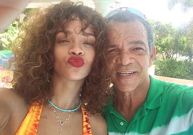 27015746-8206119-_I_feared_the_worse_Rionald_and_Rihanna_in_happier_times-a-13_1586462457045