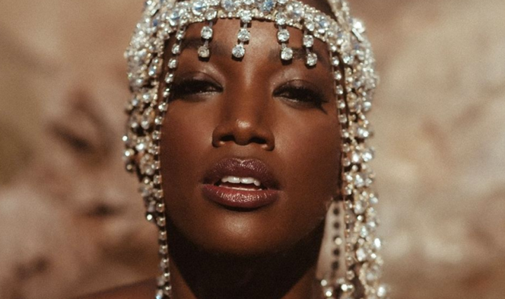 iza-billboard