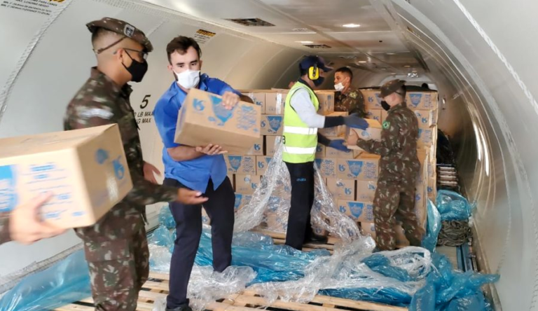 Governo-de-SP-companhias-aereas-enviam-agua-para-ajudar-o-Amapa-768x444