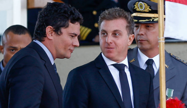Luciano-Huck-e-Sergio-Moro-se-unem-para-concorrer-a-presidencia--768x444