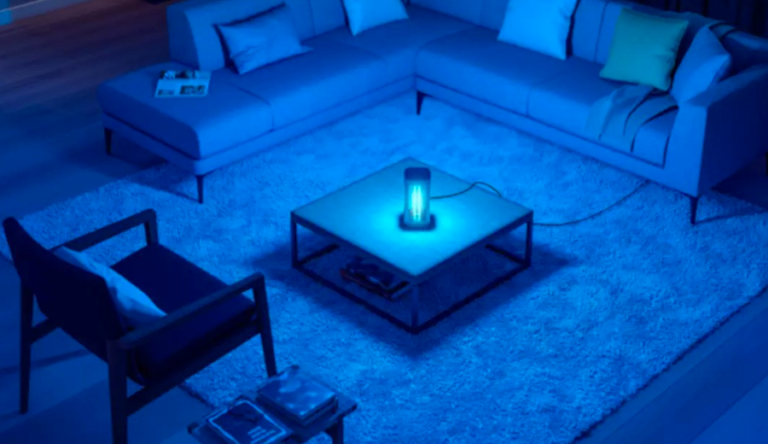 Luminaria-promete-limpar-ambiente-e-matar-coronavirus-1-768x444