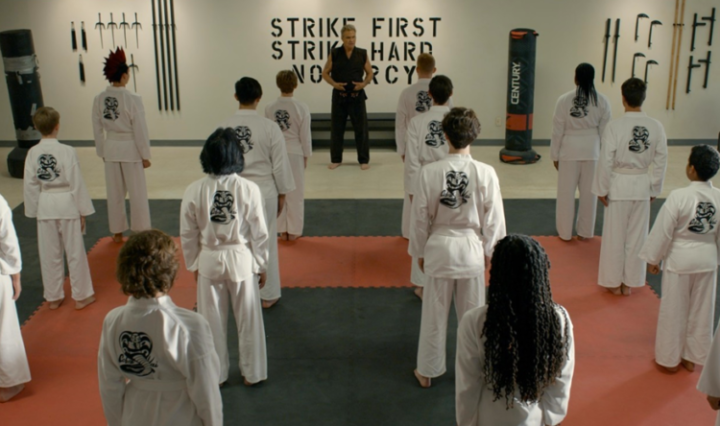 Divulgado-o-trailer-da-terceira-temporada-da-serie-Cobra-Kai-768x444