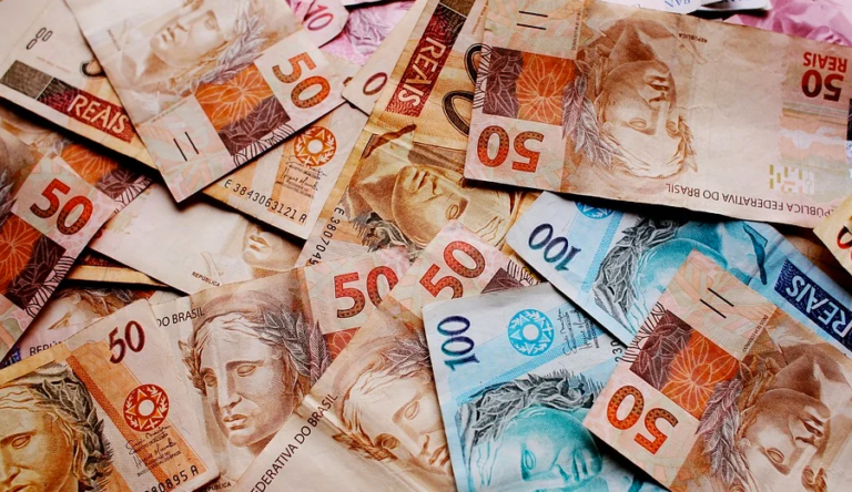 Governo-encaminha-proposta-para-aumentar-salario-minimo-768x444