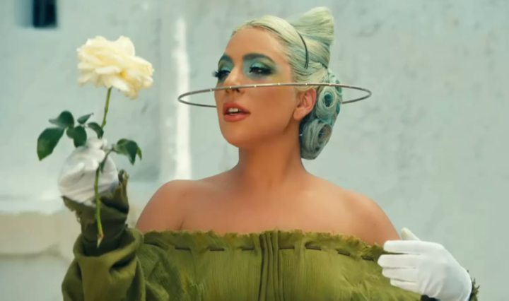 Lady-Gaga-revela-cenas-dos-bastidores-do-clipe-da-faixa-911-768x444