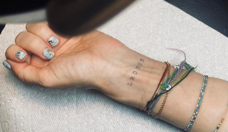 Madonna-faz-primeira-tatuagem-768x444