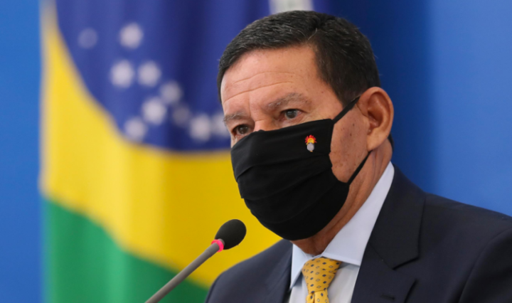 Mourao-afirma-que-o-desmatamento-na-Amazonia-diminuiu-768x444