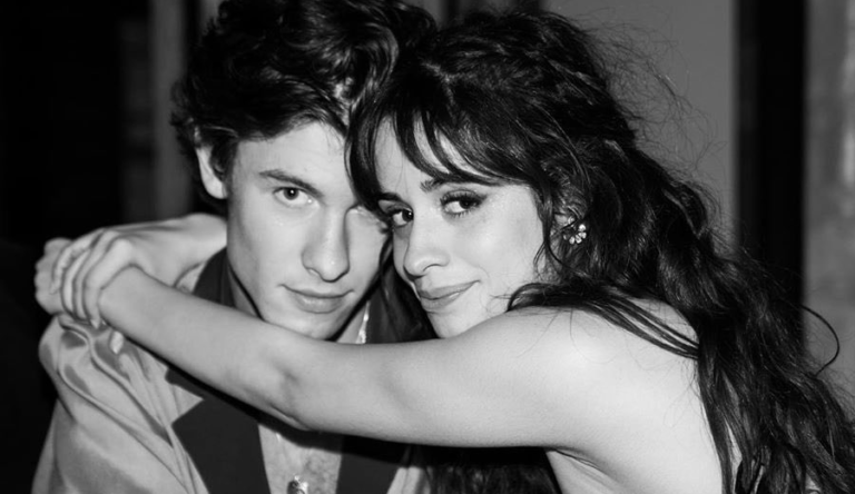 Shawn-Mendes-e-Camila-Cabello-regravam-tema-de-Natal-768x444