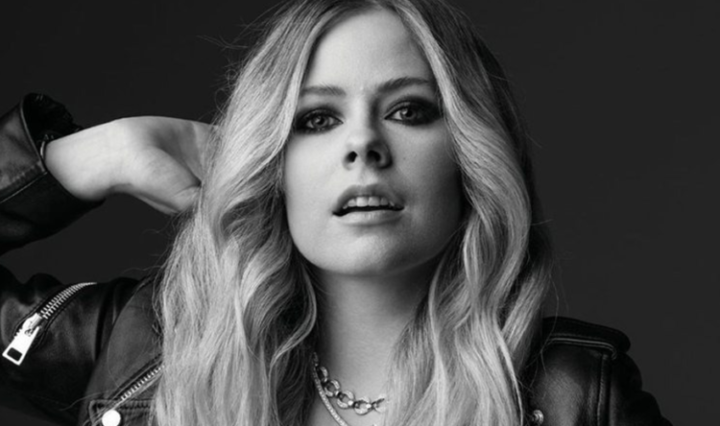 Avril-Lavigne-promete-musicas-novas-768x444