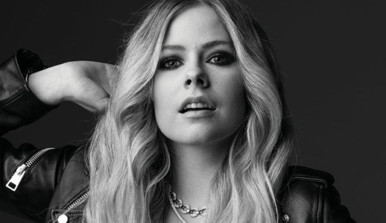 Avril-Lavigne-promete-musicas-novas-768x444