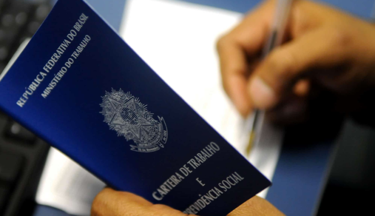 Governo-quer-renovar-medidas-que-permitem-corte-de-salario-e-reducao-de-jornada-768x444
