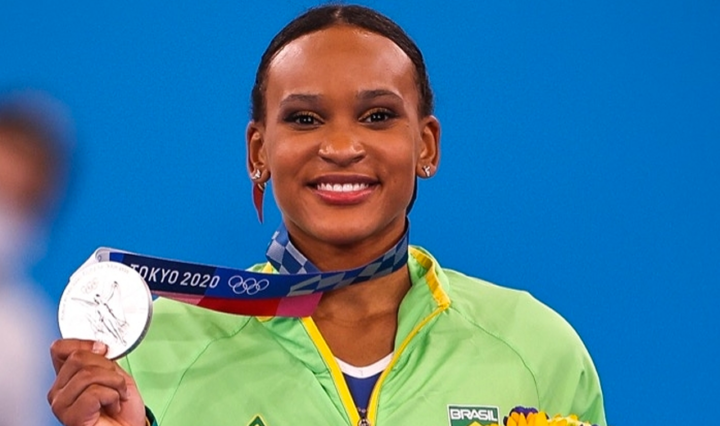 Com-Baile-de-Favela-Rebeca-Andrade-conquista-a-prata-em-Toquio