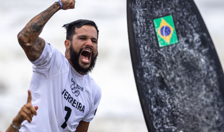 Italo-Ferreira-traz-primeiro-ouro-para-o-Brasil-no-surfe