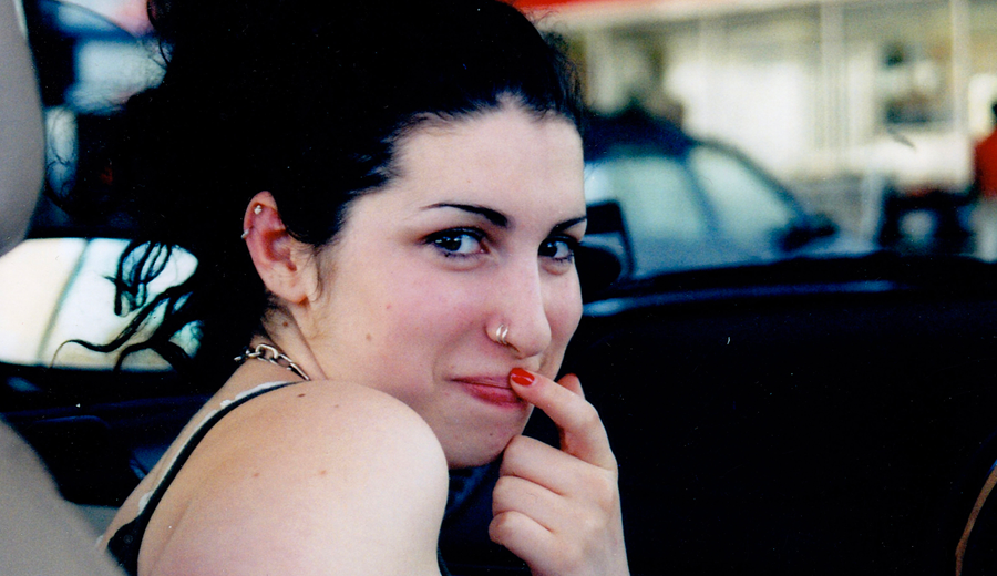 Reclaiming-Amy-estreia-novo-documentario-sobre-Amy-Winehouse