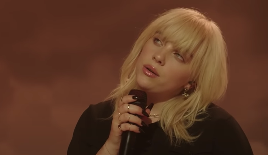Billie-Eilish-faz-performance-rock-n-roll-da-musica-Happier-Than-Ever