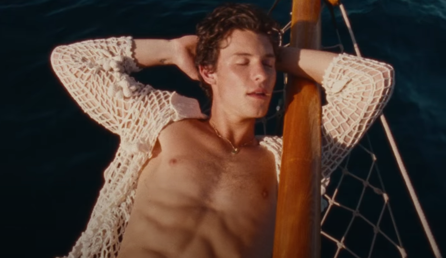 Em-clipe-de-Summer-of-Love-Shawn-Mendes-se-diverte-ao-lado-de-amigos