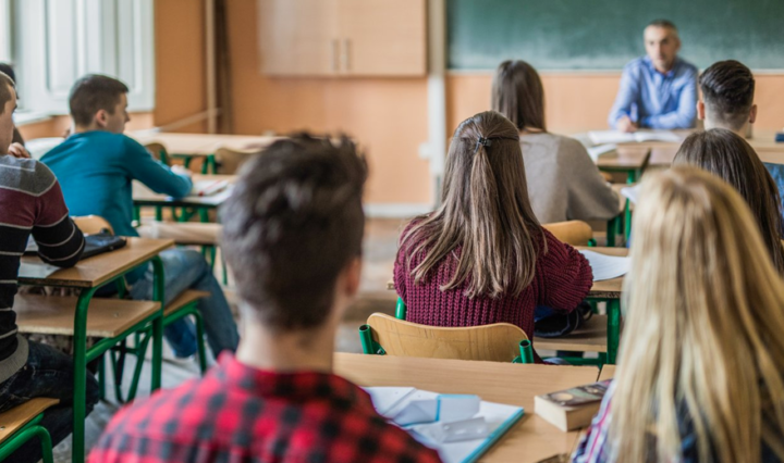 Governo-de-SP-vai-pagar-bolsa-de-mil-reais-para-alunos-irem-para-a-escola