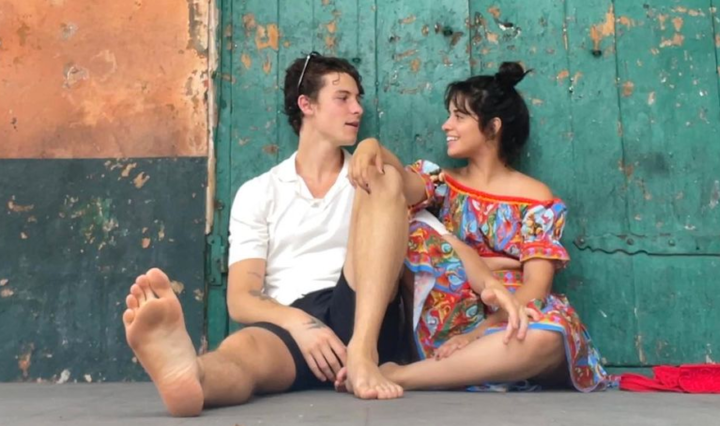 Shawn-Mendes-faz-tatuagem-em-homenagem-a-Camila-Cabello