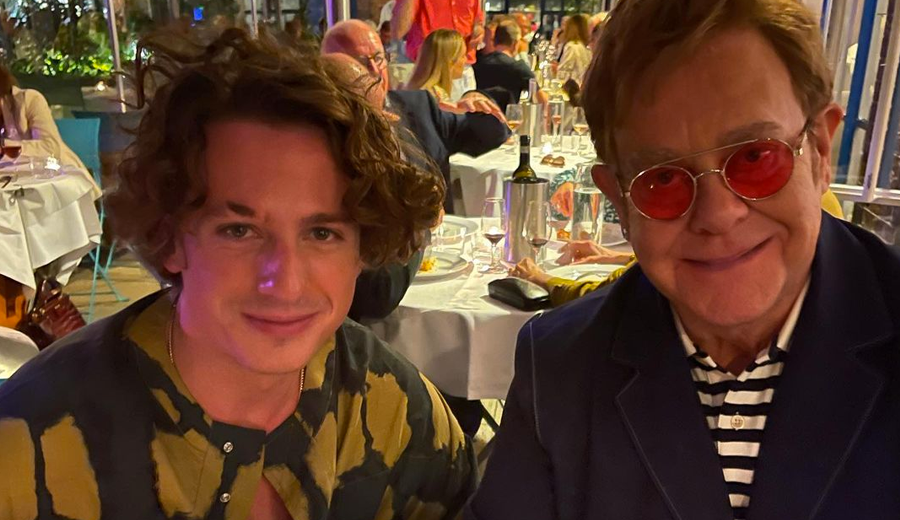 Elton-John-lanca-parceria-com-Charlie-Puth-Ouca-After-All