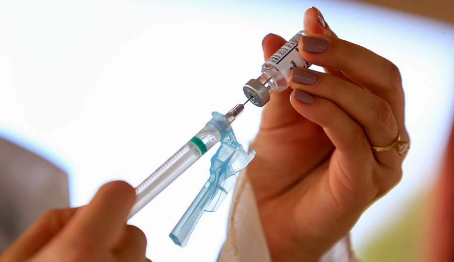 Governo-de-SP-vai-aplicar-a-terceira-dose-da-vacina-em-profissionais-de-saude