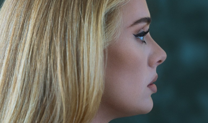 Adele-segue-no-topo-das-paradas-britanicas-com-Easy-On-Me
