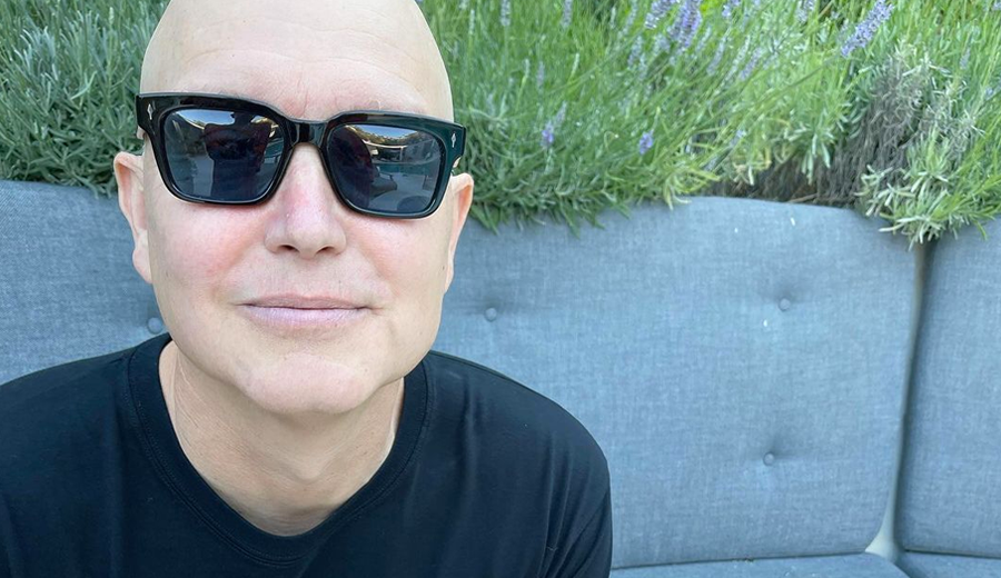 vocalista-do-blink-182-diz-que-esta-curado-do-cancer