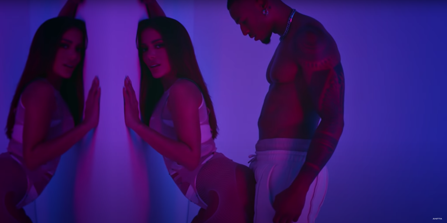 Em-novo-single-Anitta-aparece-sensual-e-canta-sobre-sexo-e-alcool-1536x781