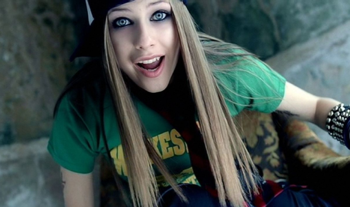 Avril-Lavigne-quer-transformar-musica-Sk8er-Boi-em-filme