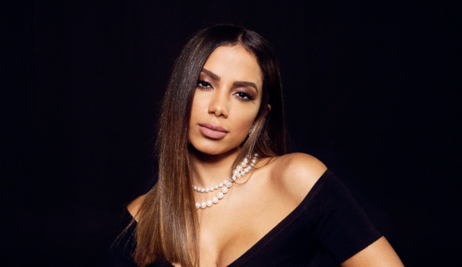 Anitta-assina-contrato-de-projecao-internacional-com-a-Sony-Music