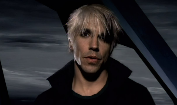 Otherside-ha-22-anos-era-lancado-um-dos-maiores-hits-da-historia-do-Red-Hot-Chili-Peppers