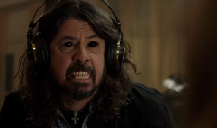 Foo-Fighters-lanca-clipe-de-March-of-the-Insane
