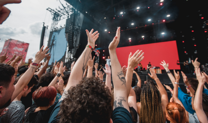 Lollapalooza-Brasil-comeca-a-enviar-pulseiras-Lolla-Cashless