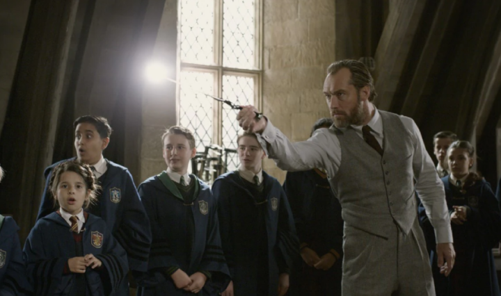 AnimaisFantasticos-3-em-novo-trailer-Dumbledore-assume-paixao-por-Grindelwald