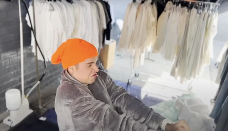 De-surpresa-Justin-Bieber-lanca-novo-single-I-Feel-Funny