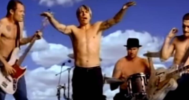 Californication-um-dos-maiores-sucessos-do-Red-Hot-Chili-Peppers-completa-22-anos-de-lancamento-1024x384