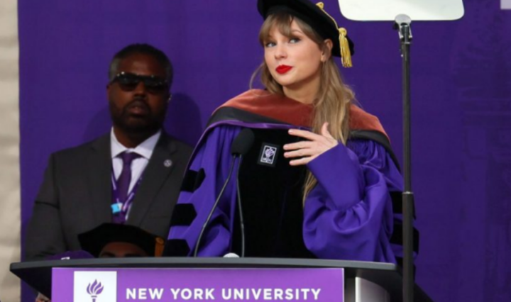 Taylor-Swift-se-torna-doutora-em-Belas-Artes-pela-Universidade-de-Nova-York-768x444 (1)