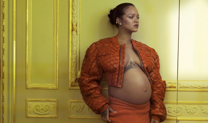 Um-bebe-de-sorte-Rihanna-da-a-luz-ao-seu-primeiro-filho