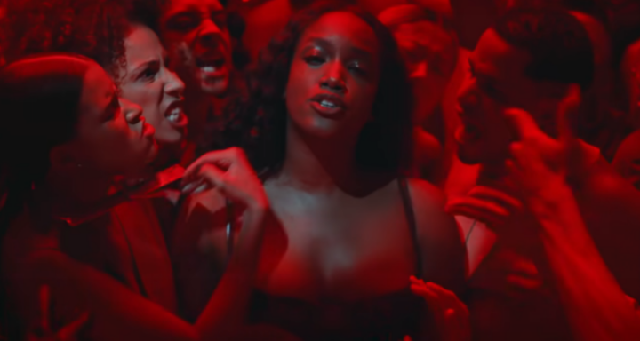 IZA-lanca-clipe-poderoso-do-novo-single-Fe.-Assista-1024x384
