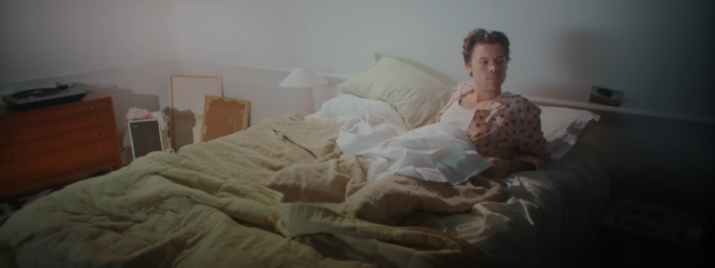 Harry-Styles-lanca-clipe-do-novo-single-Late-Night-Talking-1024x384
