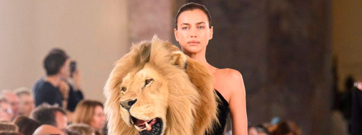modelos-usam-cabeca-de-animais-em-desfile-de-moda