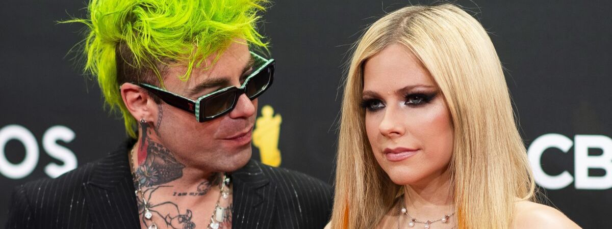 Complicated-Avril-Lavigne-rompe-noivado-com-cantor-Mod-Sun-e-e-vista-abracada-com-rapper-Tyga-ex-da-Kylie-Jenner (1)