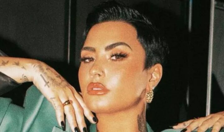 demi-lovato-volta-a-usar-pronomes-femininos-apos-se-declarar-nao-binaria