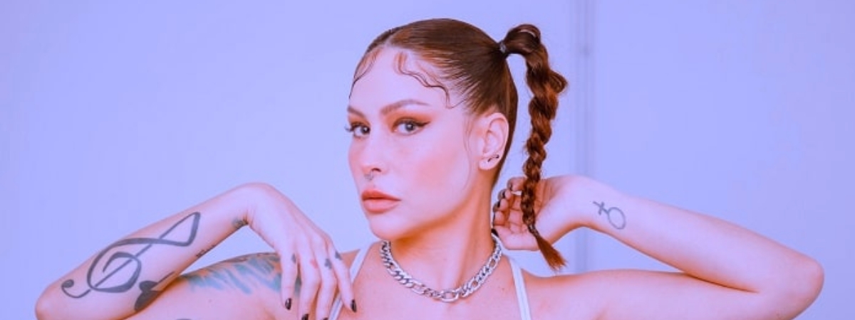 pitty-lanca-versao-comemorativa-do-disco-admiravel-chip-novo-com-diversos-artistas-convidados